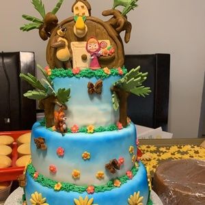 Meet your Posher, Debora